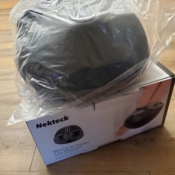 Nekteck Shiatsu Foot Massager - Picture 8 of 16